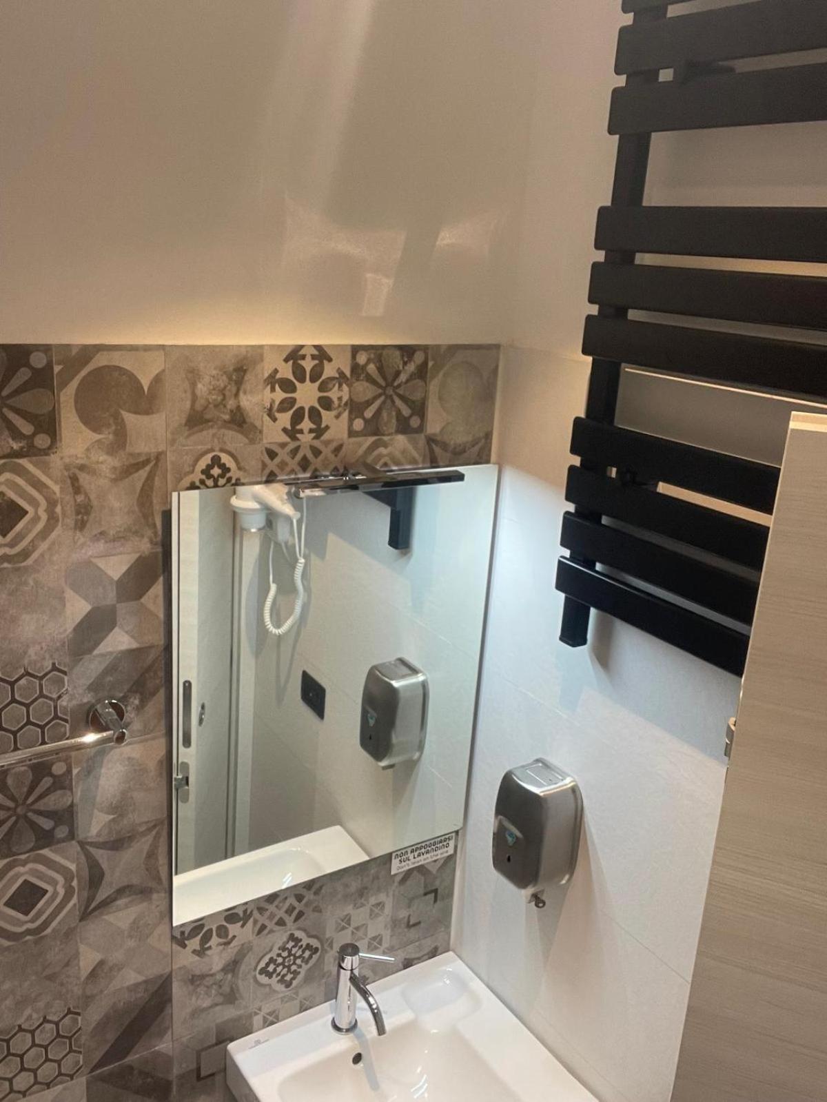 Drooms 4,0 Domotic Smart Self 24H,7 Vicino Treni Porta Susa E Centro Storico Turin Exterior foto