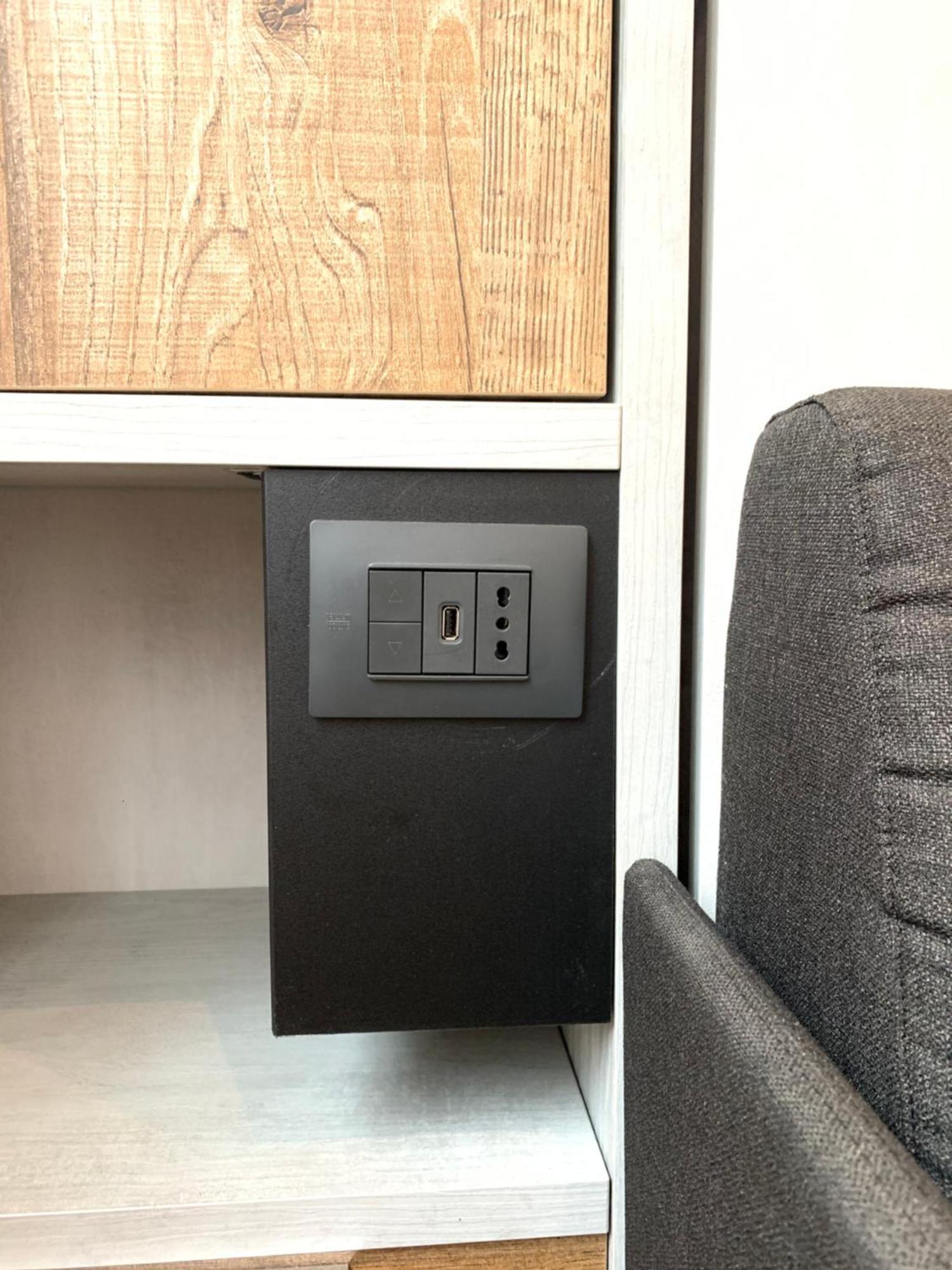 Drooms 4,0 Domotic Smart Self 24H,7 Vicino Treni Porta Susa E Centro Storico Turin Exterior foto